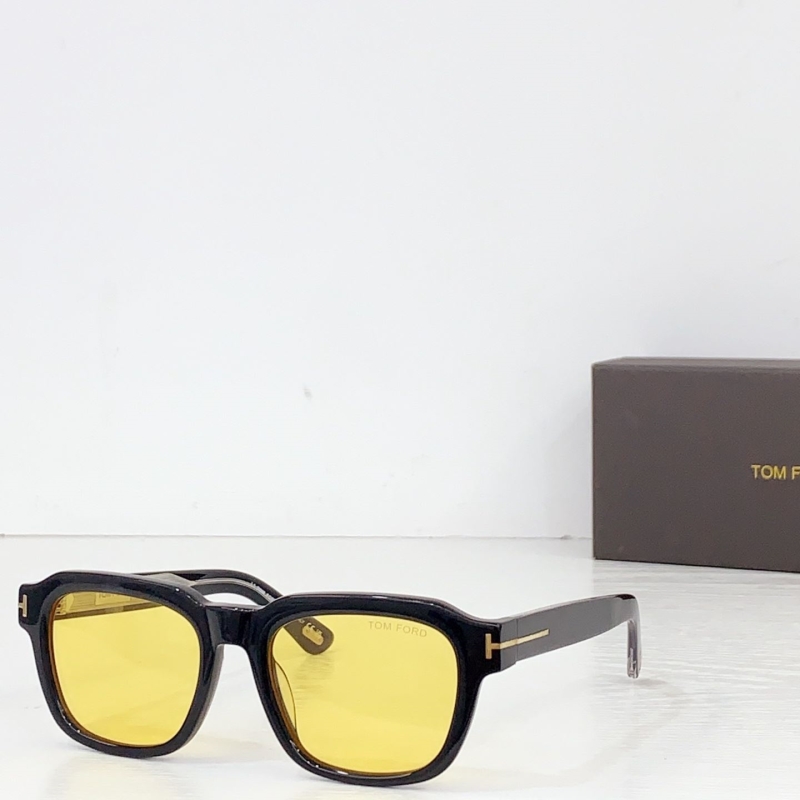 TOM FORD